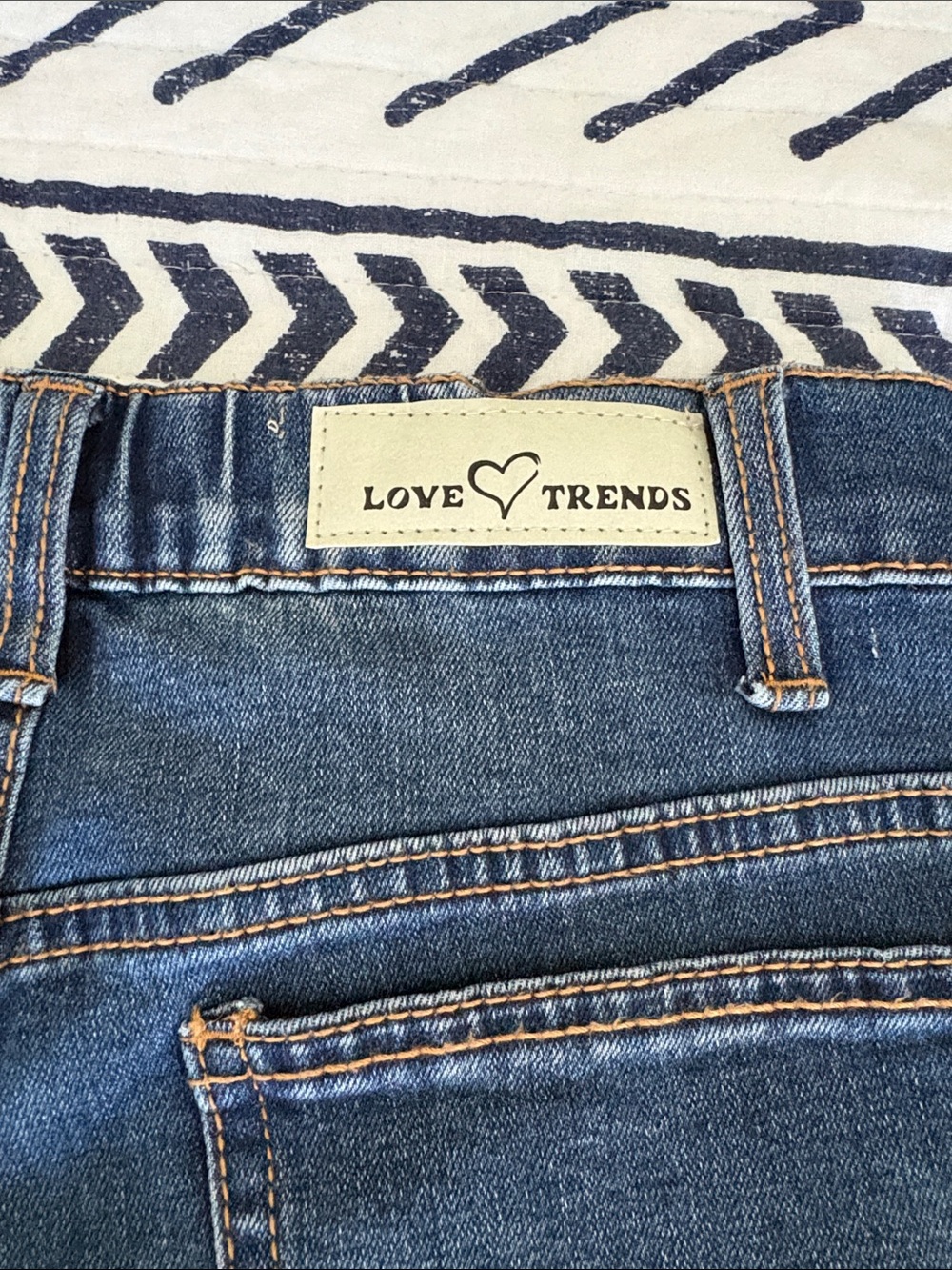 Women's Flared Wide-Leg Denim Jeans in Blue - Picture 4 of 4